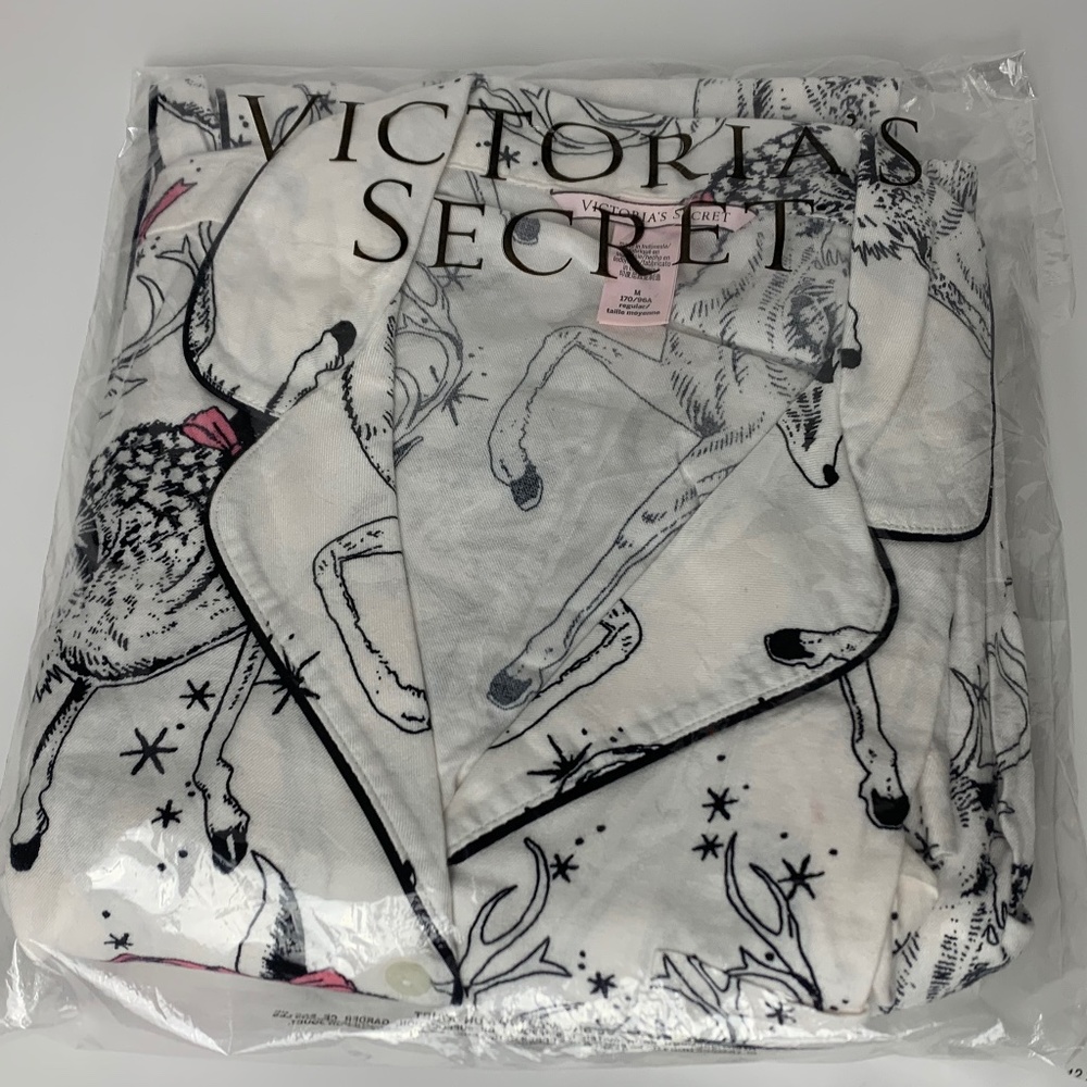 Victoria’s Secret Christmas Reindeer Flannel Long Pajama Set - Picture 4 of 5